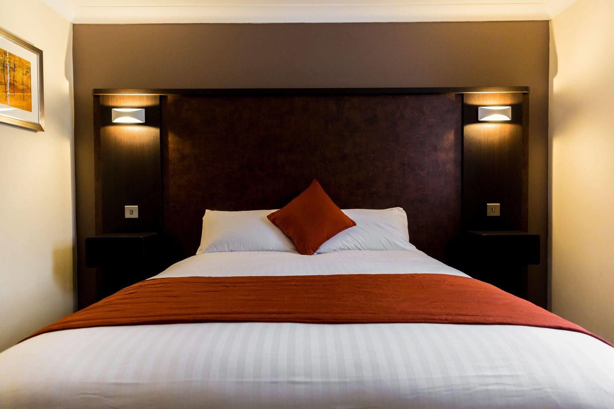 Dragonfly Hotel โคล์เชสเตอร์ ภายนอก รูปภาพ