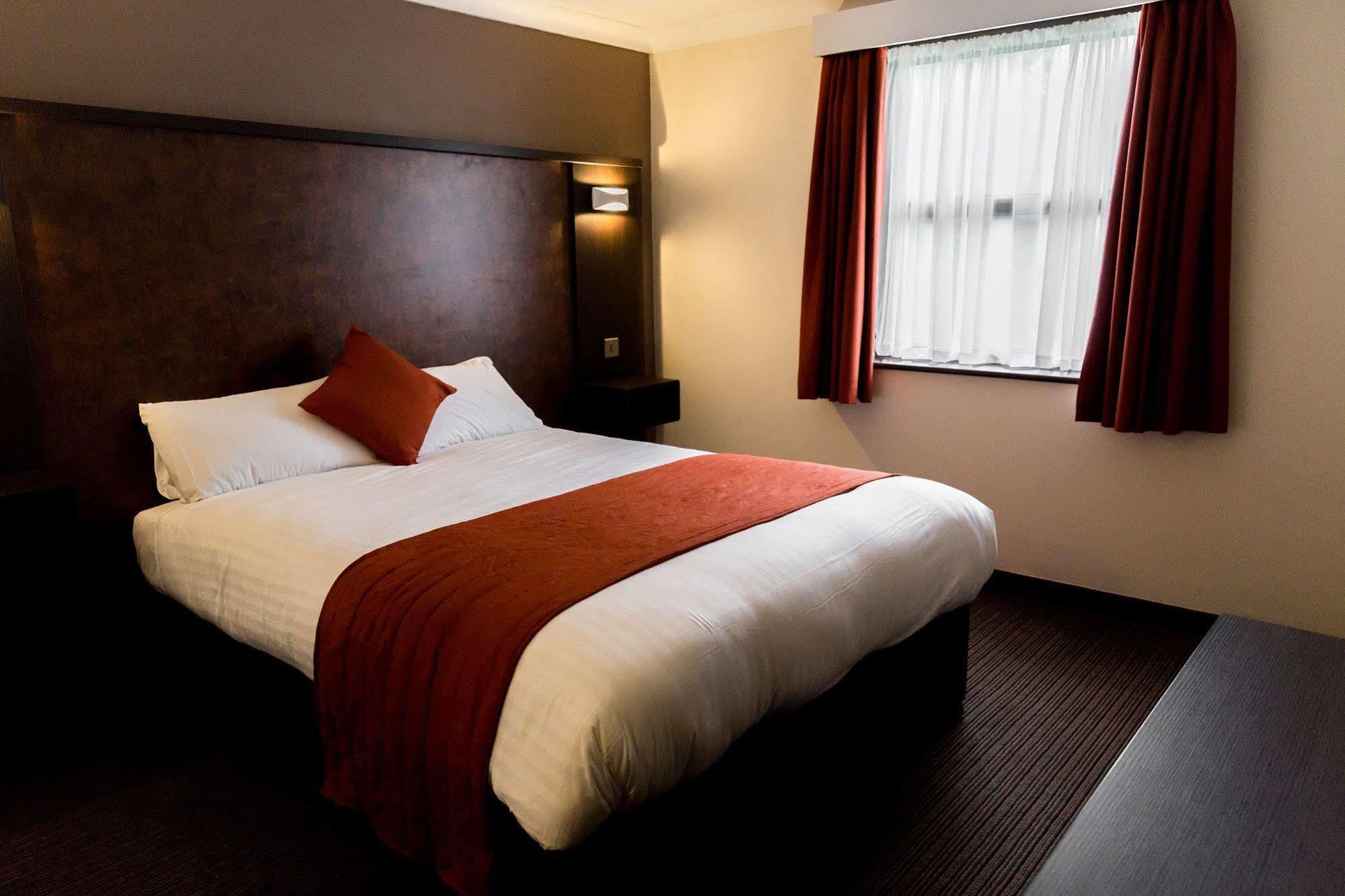 Dragonfly Hotel โคล์เชสเตอร์ ภายนอก รูปภาพ